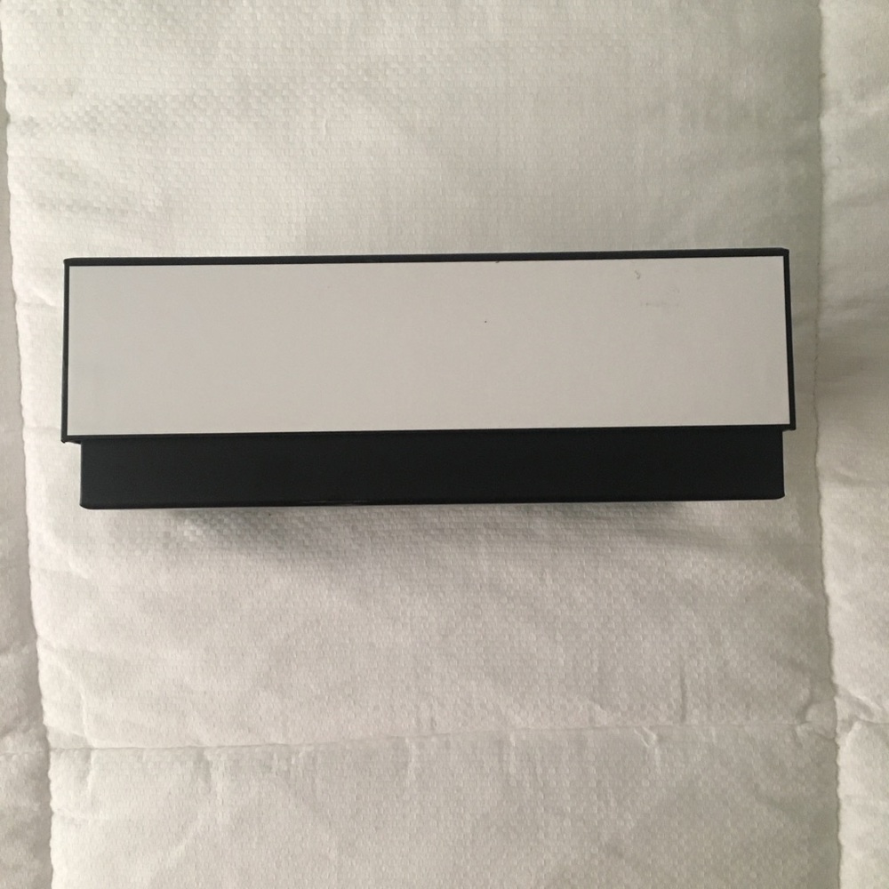 Chanel Box - Picture 2 of 4